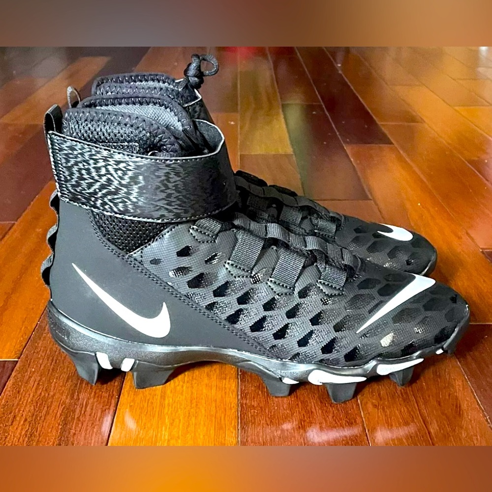 Nike Force Savage Shark 2 Football Cleats